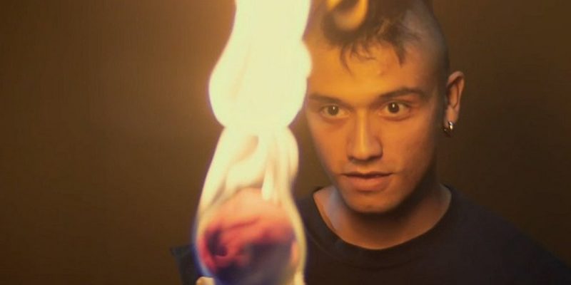 Mis hermanos sueñan despiertos: El fuego de Claudia Huaiquimilla